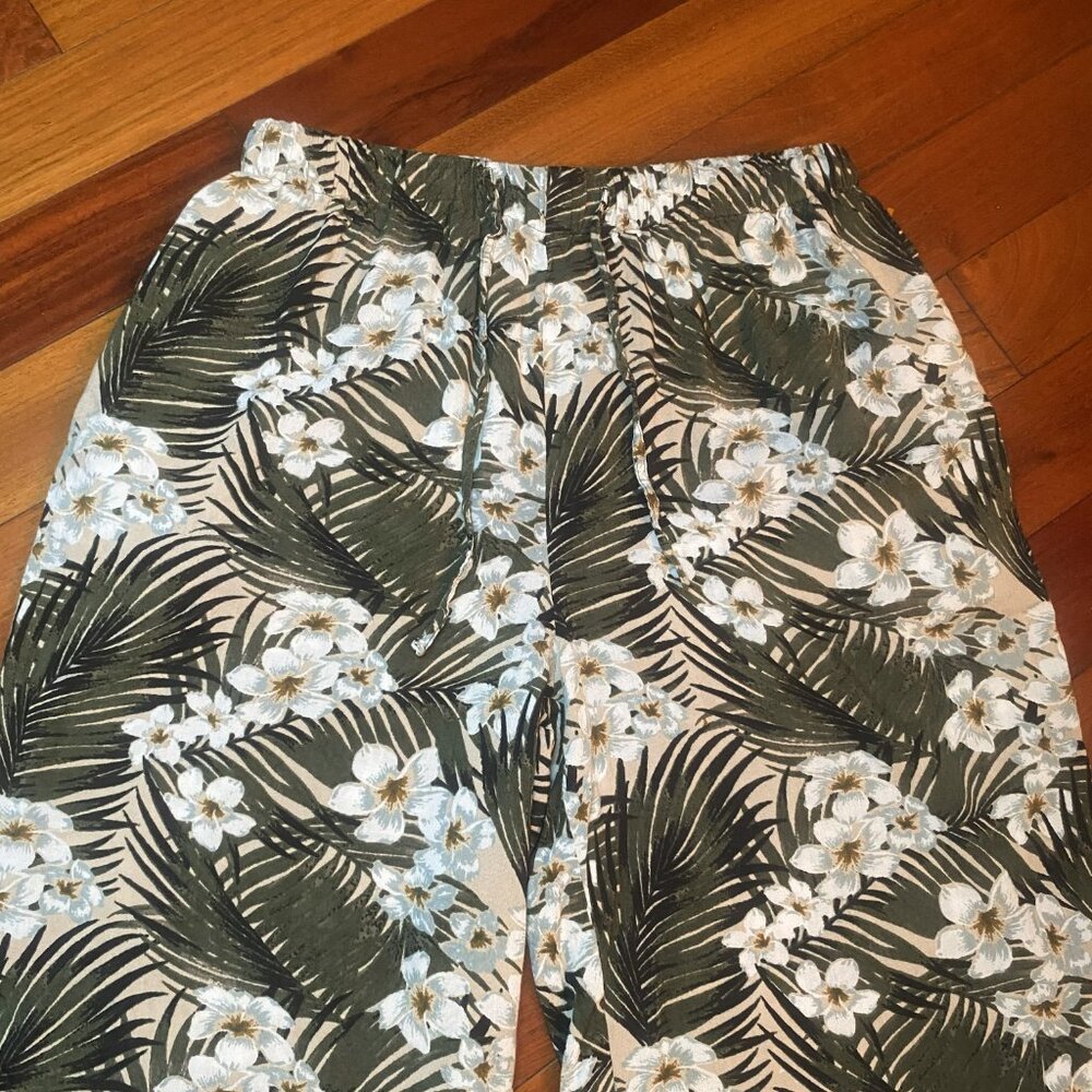 Boca Bay Tropical Capri Pants Size Medium - Picture 3 of 6